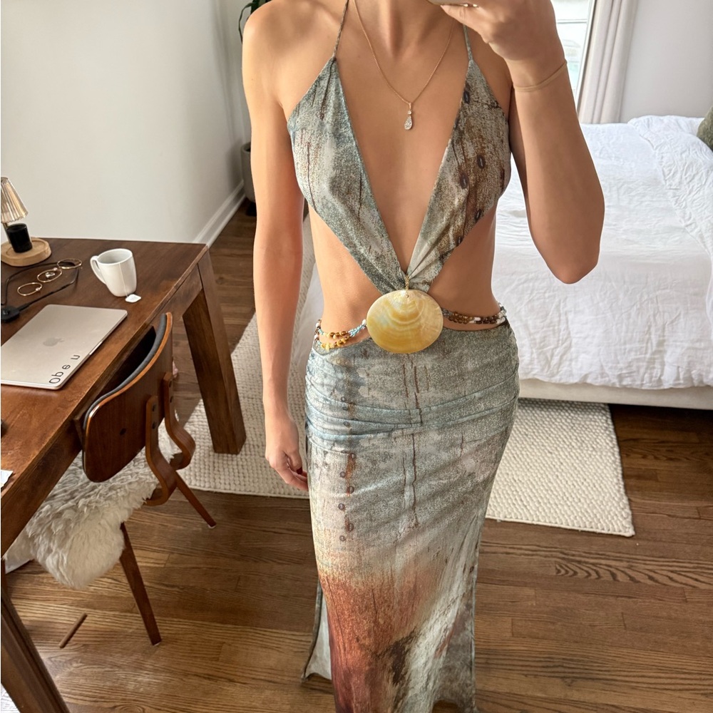 Jaded London - Vida Backless Maxi Dress With Shell Trim in Marine small - Picture 2 of 10